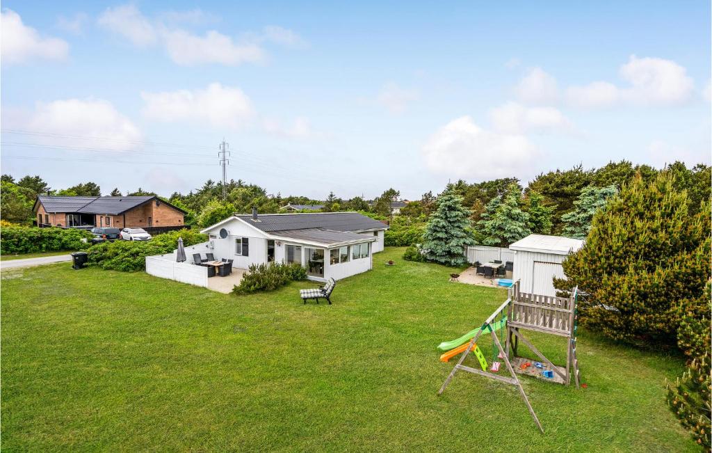Nice Home In Hvide Sande With 4 Bedrooms And Wifi