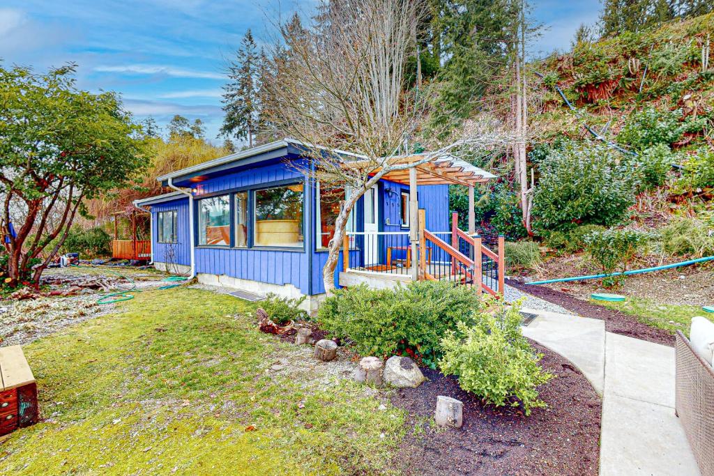 The Purple Beach House photo 1