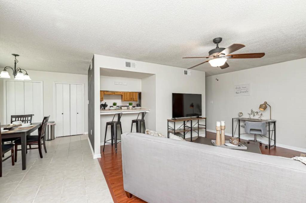 Affordable Comfortable Getaway near LSU photo 3
