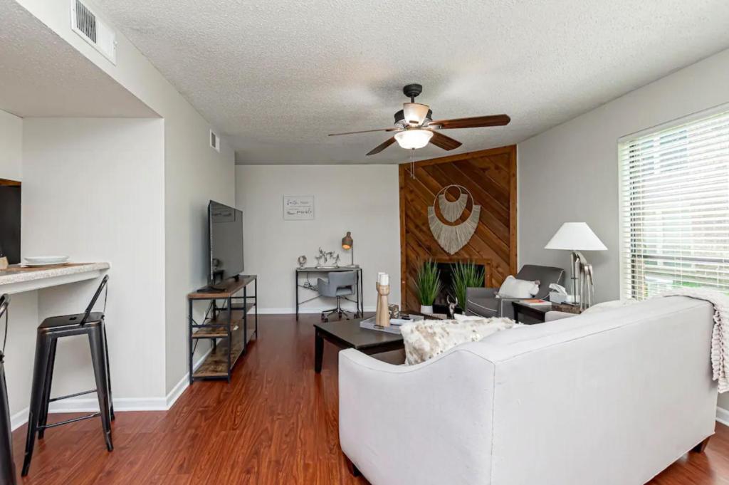 Affordable Comfortable Getaway near LSU photo 1