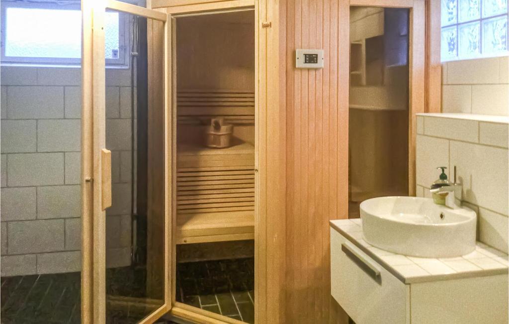 Awesome Home In Tby With Sauna, Wifi And 2 Bedrooms photo 4