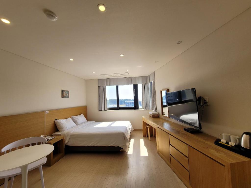 BK Hotel Jeju photo 2