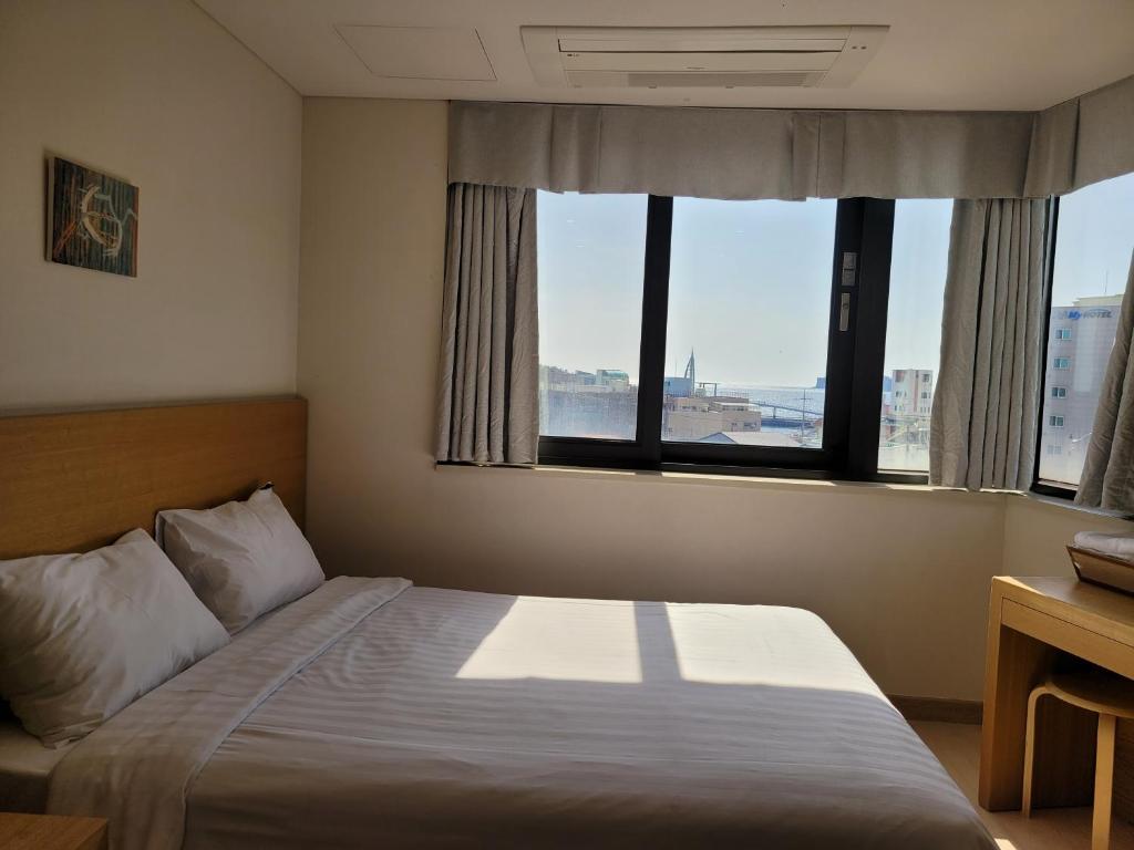 BK Hotel Jeju photo 4