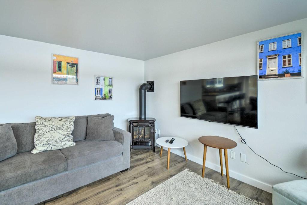Lakefront Bremerton Vacation Rental with Deck! photo 3