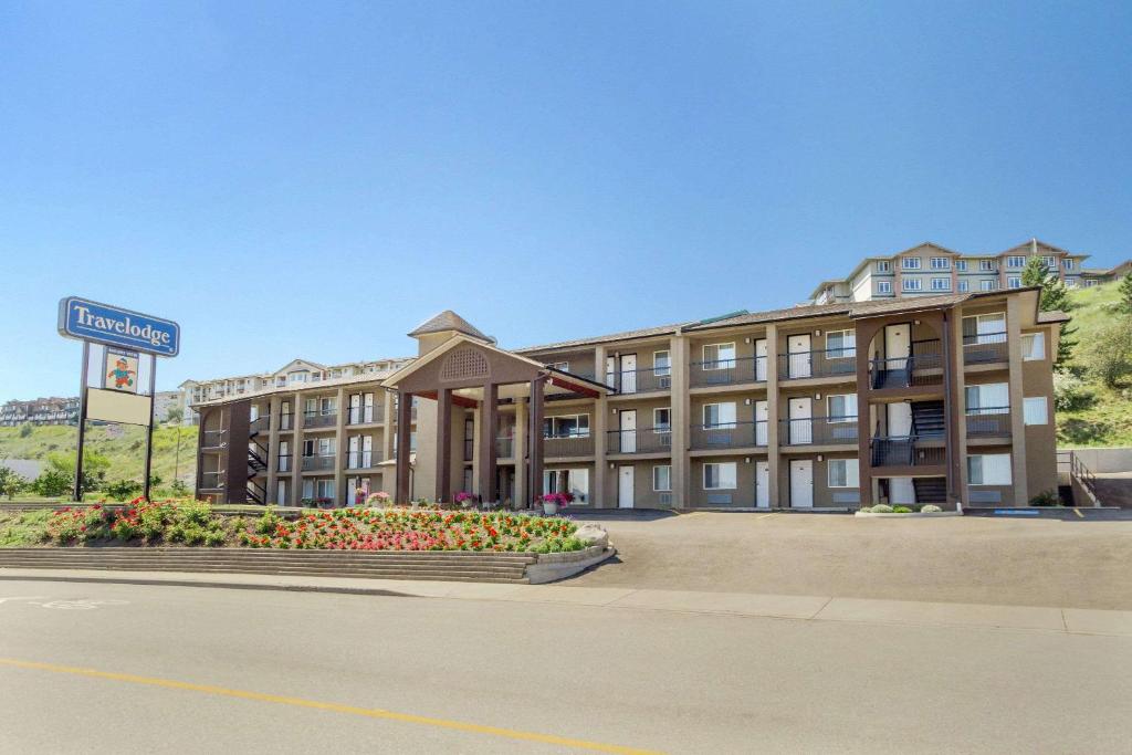 Travelodge by Wyndham Kamloops Mountview photo 1