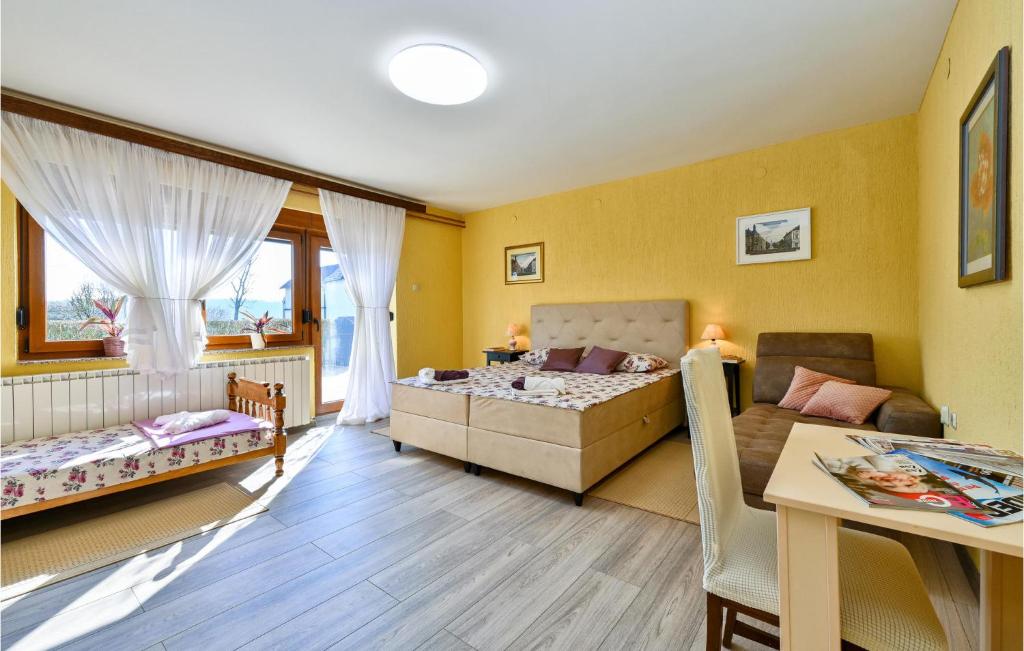 Amazing Home In Gudovac With Wifi, 2 Bedrooms And Outdoor Swimming Pool photo 3