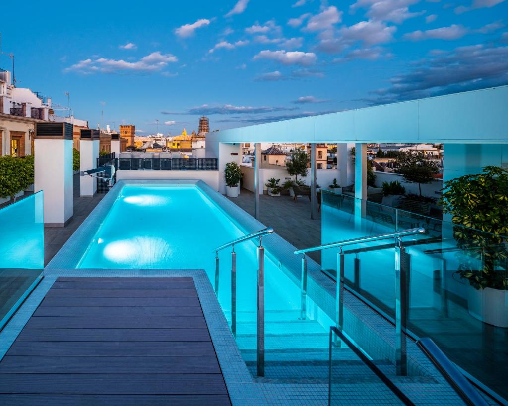 nQn Aparts & Suites Sevilla photo 3