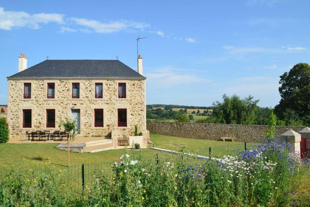 Gîte La Dortière s'Amuse, magnifique maison de maître 12min du Puy du Fo