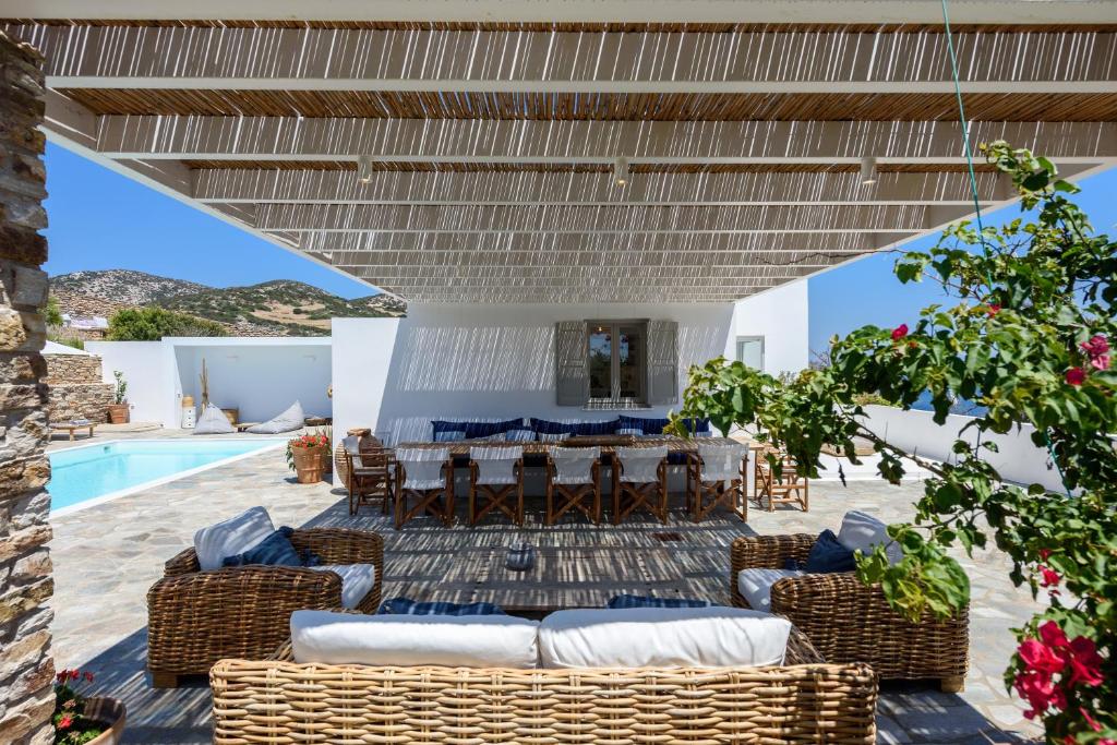 VILLA NOSTOS ANTIPAROS photo 3