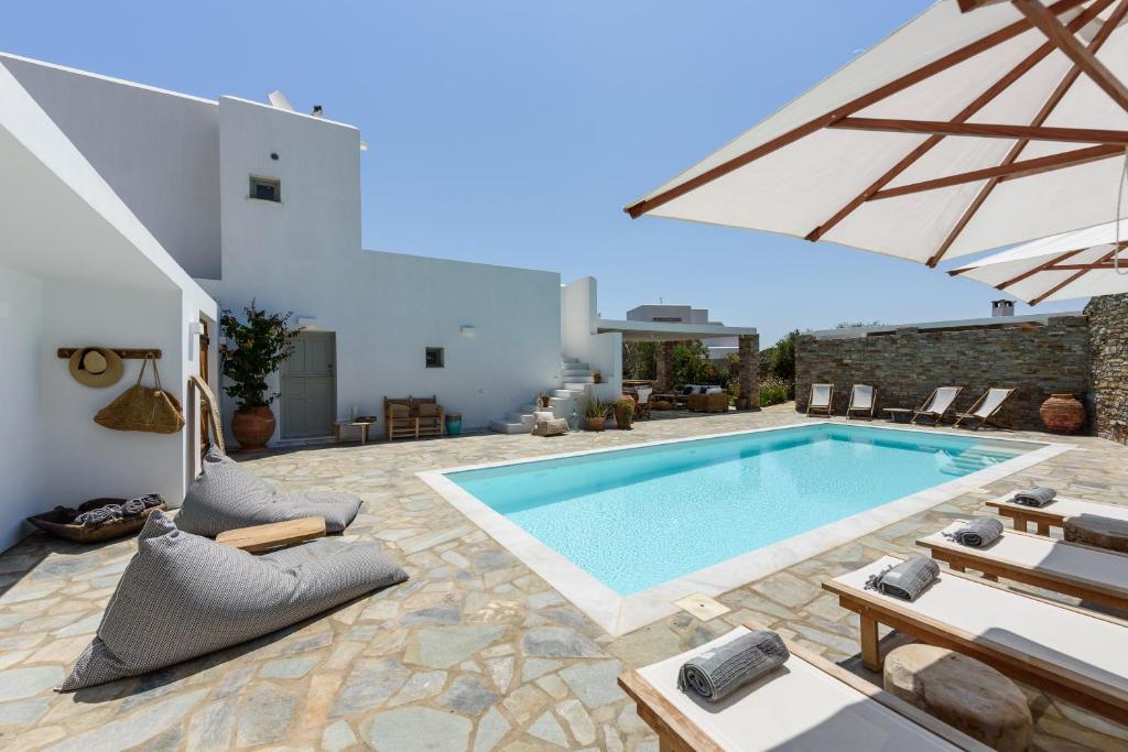 VILLA NOSTOS ANTIPAROS photo 4