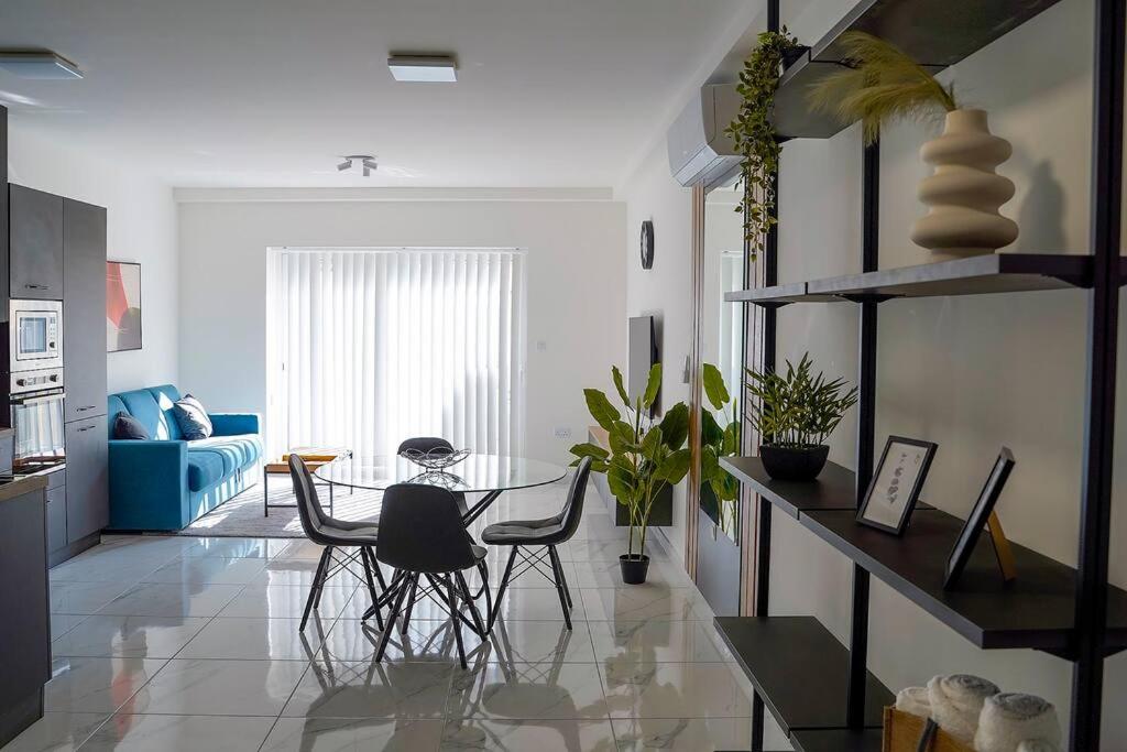 Luxurious Apartment Next to the Sea photo 4