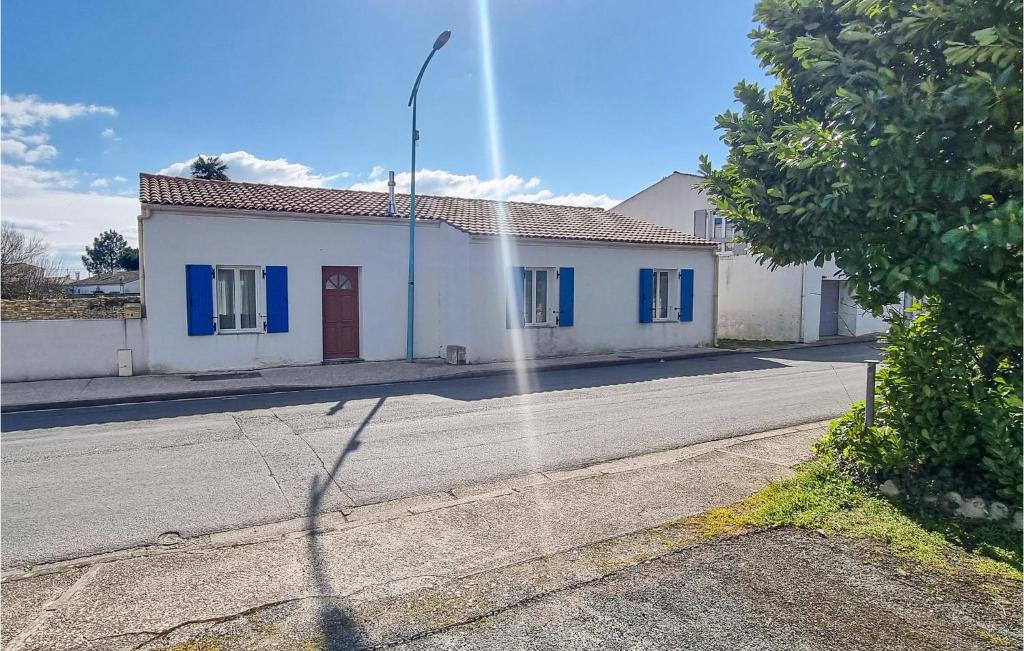 Beautiful Home In Saint-georges-dolron With Wifi And 3 Bedrooms photo 3