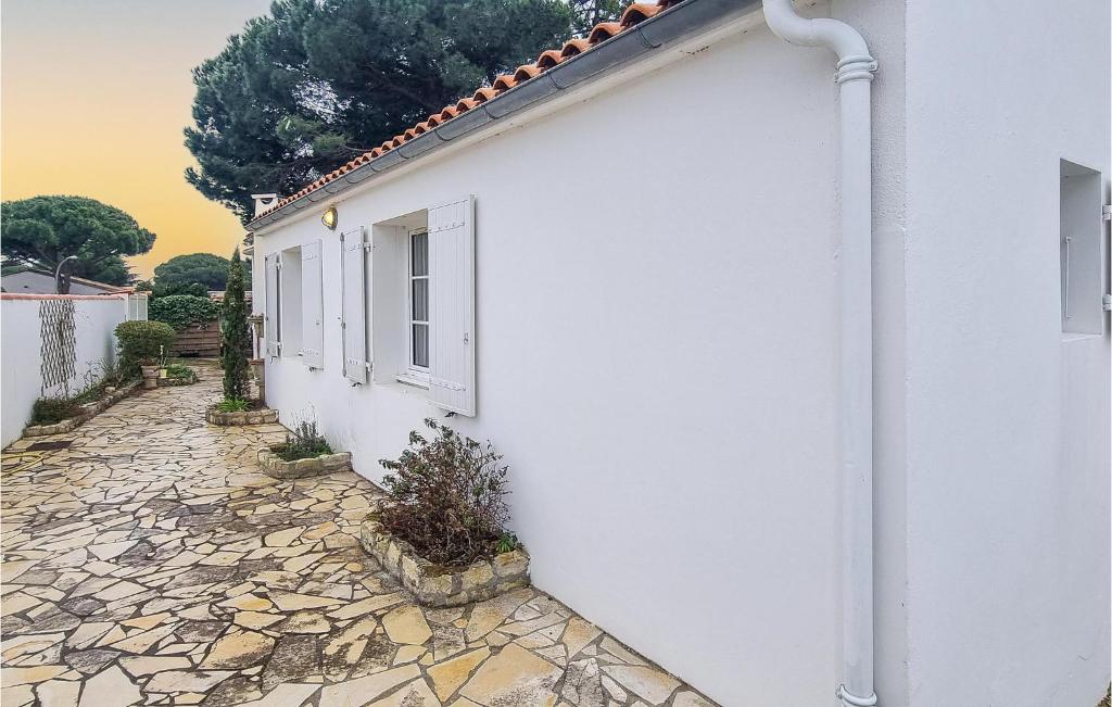 Awesome Home In Rivedoux-plage With Wifi And 2 Bedrooms photo 1