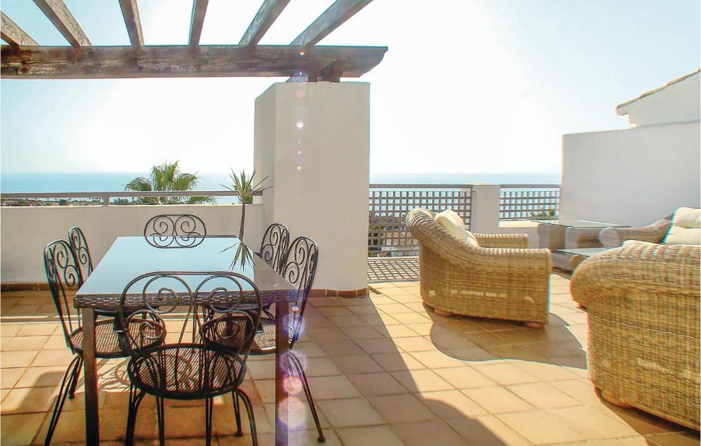 Nice Apartment In Lnea De La Concepcin With 3 Bedrooms, Wifi And Outdoor Swimming Pool photo 3