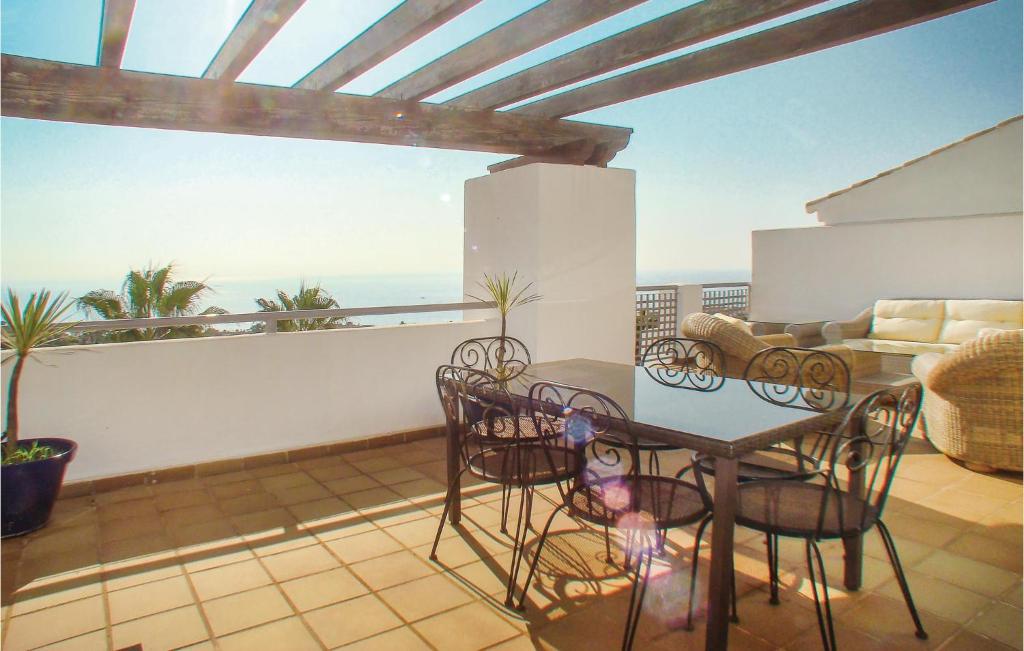 Nice Apartment In Lnea De La Concepcin With 3 Bedrooms, Wifi And Outdoor Swimming Pool photo 4