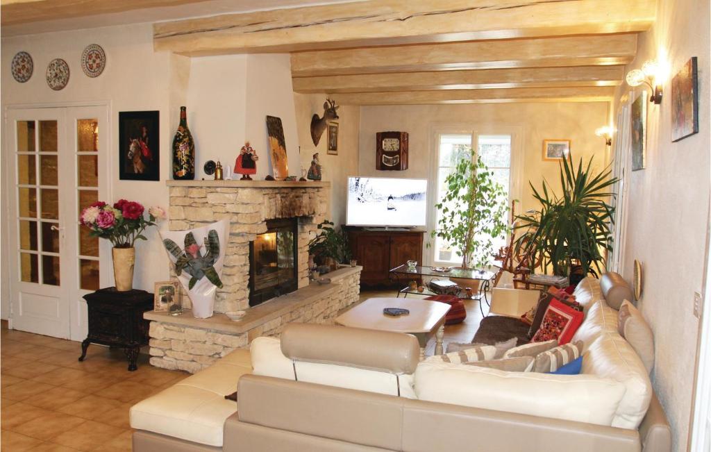 Awesome Home In Lisle Sur Sorgue With 4 Bedrooms, Wifi And Private Swimming Pool photo 1