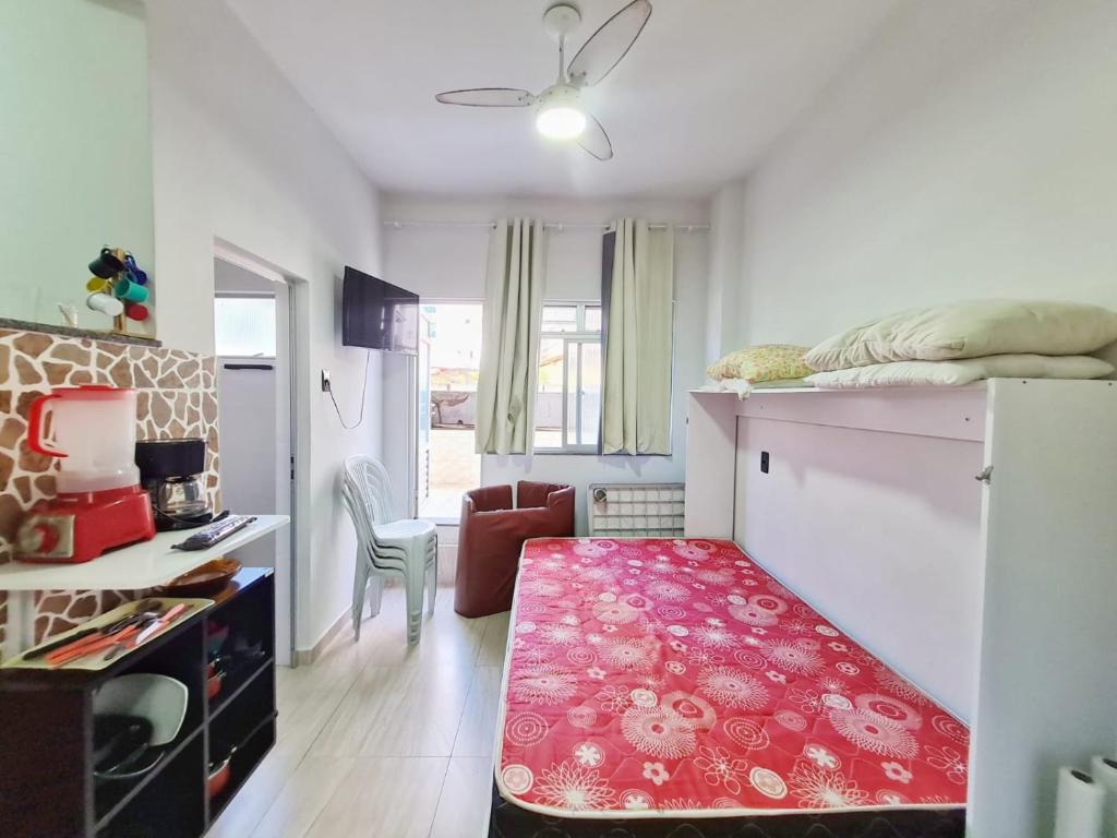 Kitnet reformada com Wi-Fi, elevador, TV Smart com 300 canais e portaria 24 hr photo 1