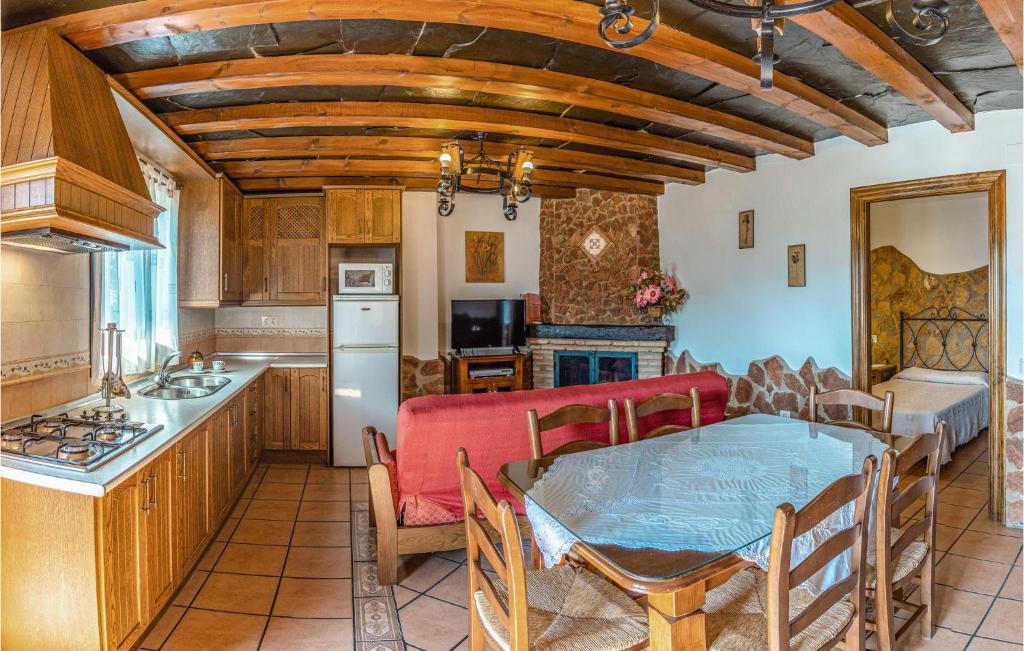 Nice Home In Mecina Bombarn With Outdoor Swimming Pool, Wifi And 2 Bedrooms photo 1
