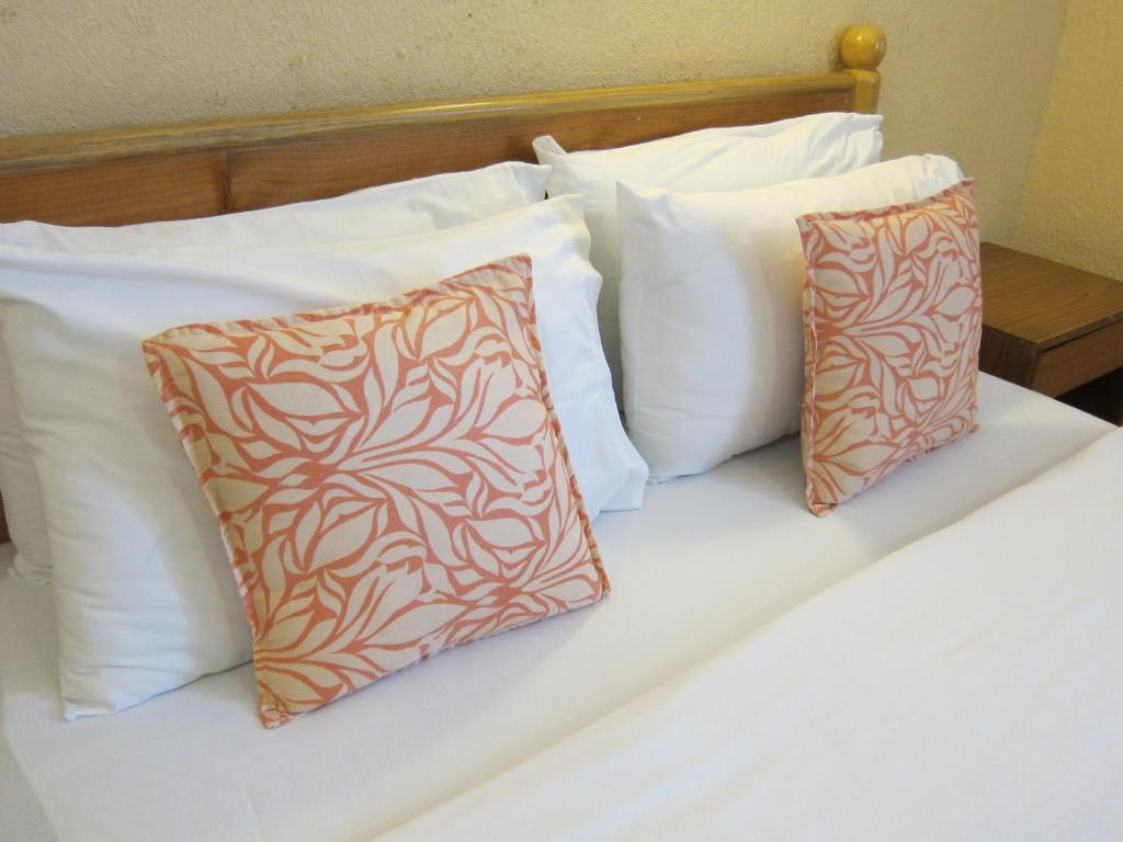 Семейный (Семейный номер (для 2 взрослых)), Nichols Airport Hotel