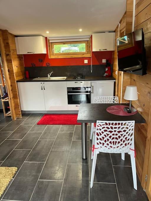 Chalet 2 personnes avec jacuzzi et piscine saisonnière photo 2