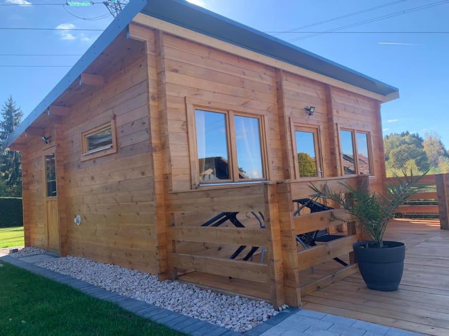 Chalet 2 personnes avec jacuzzi et piscine saisonnière photo 1