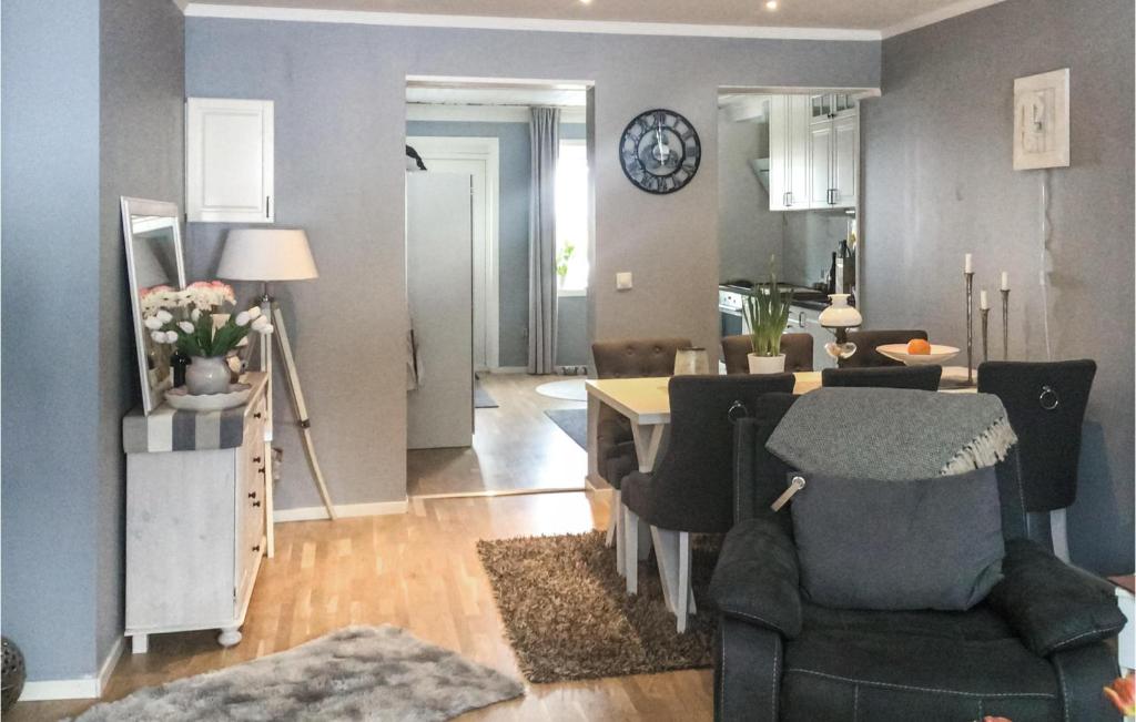 Nice Home In Hallstavik With Wifi And 2 Bedrooms photo 1