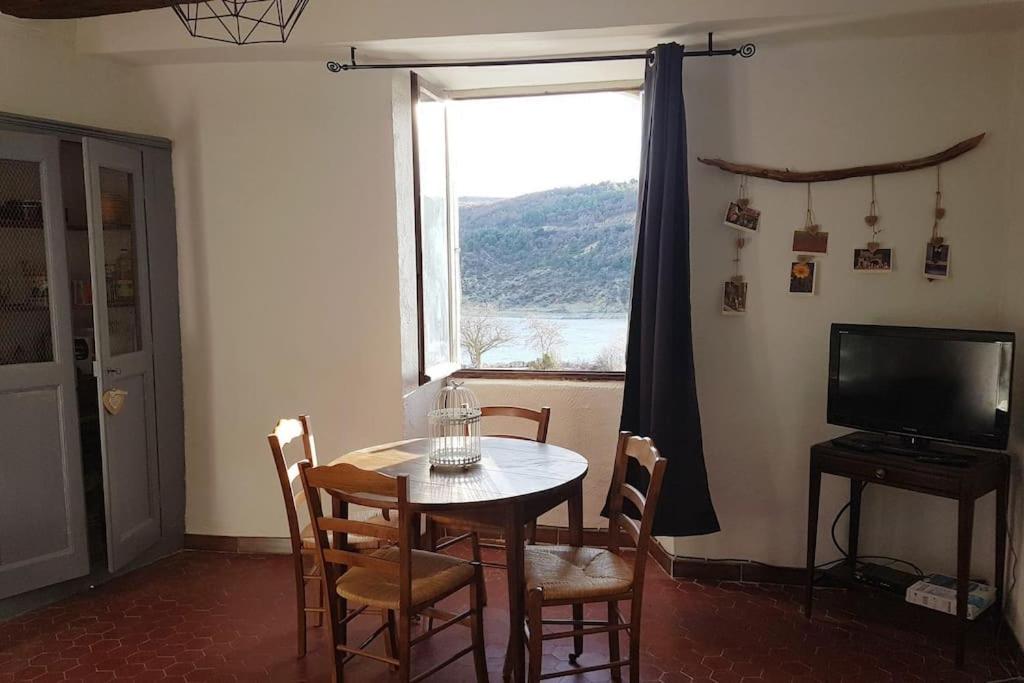 Appartement face au lac photo 1
