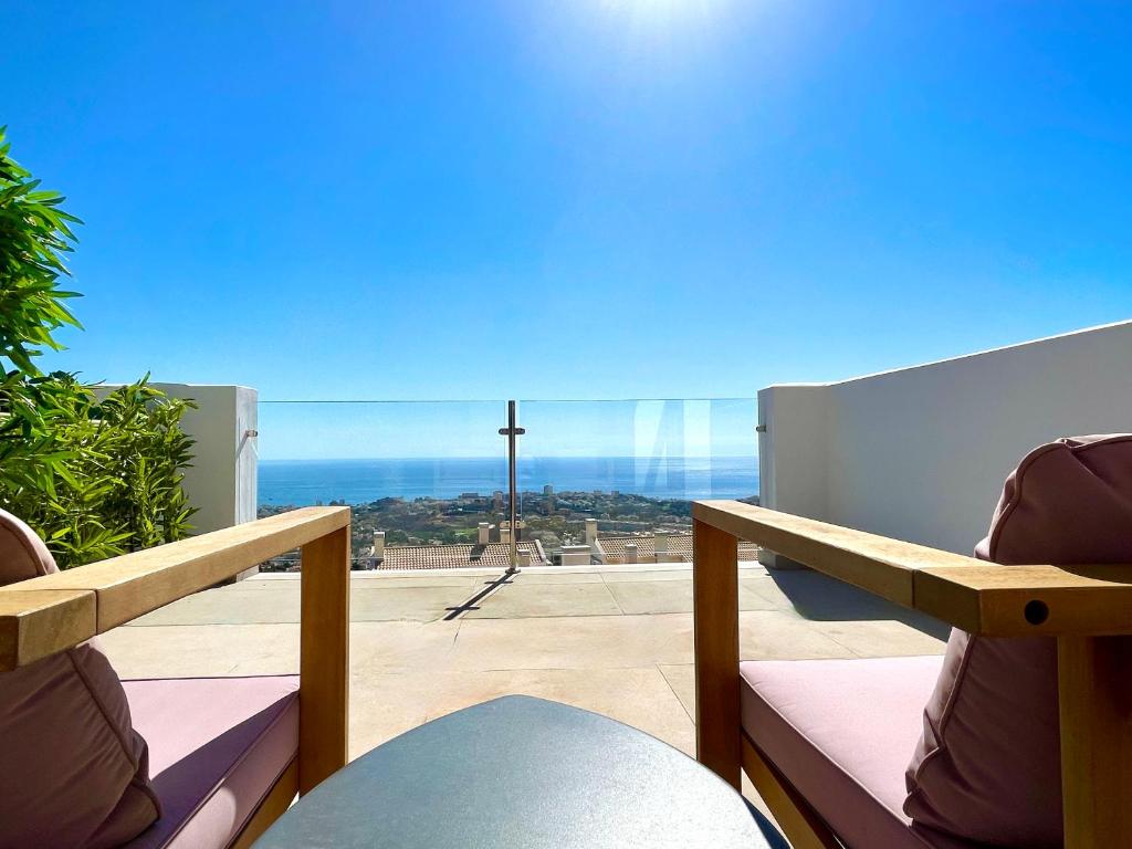Bayview - Unique Top modern duplex penthouse with sea views and a private hot tub by Solrentspain photo 3