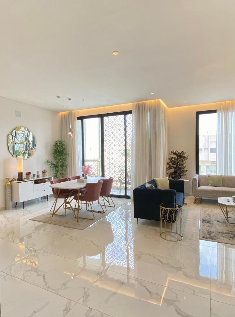 Spacious new 2 bedroom Apt-in amazing location B6 photo 1