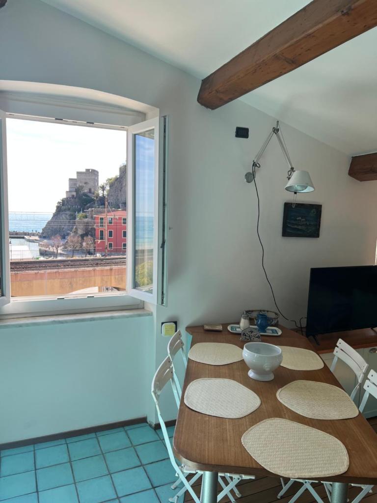 Elegant apartment with sea view photo 3
