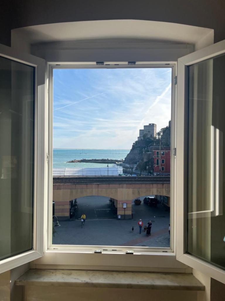 Elegant apartment with sea view photo 4