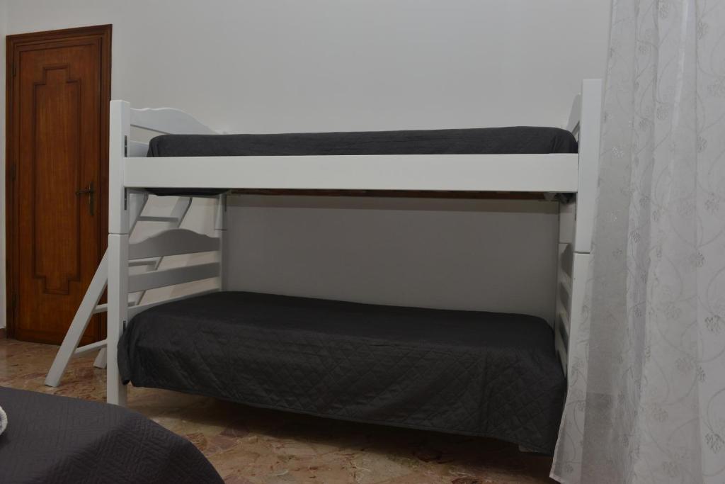 Amaryllis Apartments photo 4