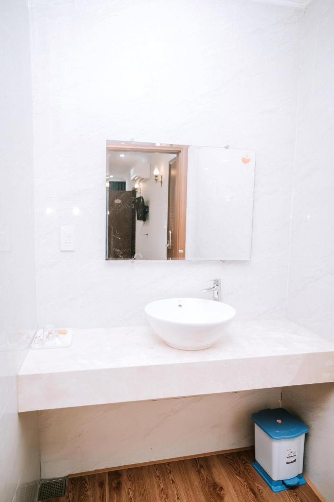 Central Wall Hue homestay