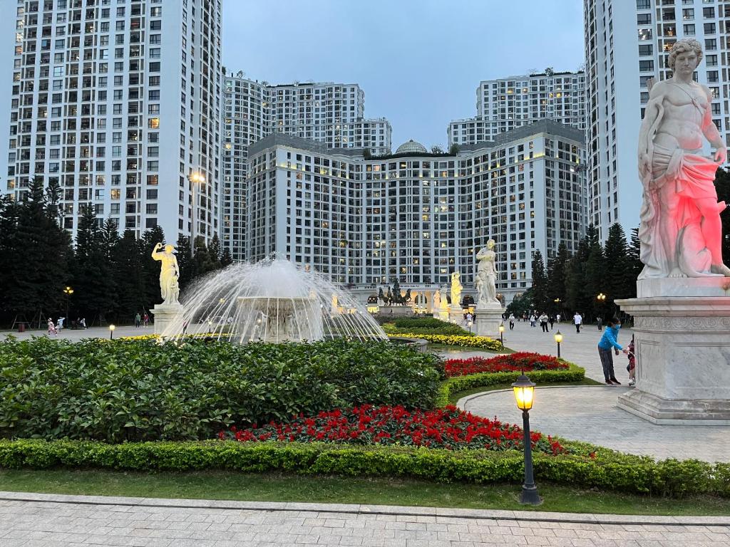 Vinhomes Royal City Luxury Apartment 2 Br