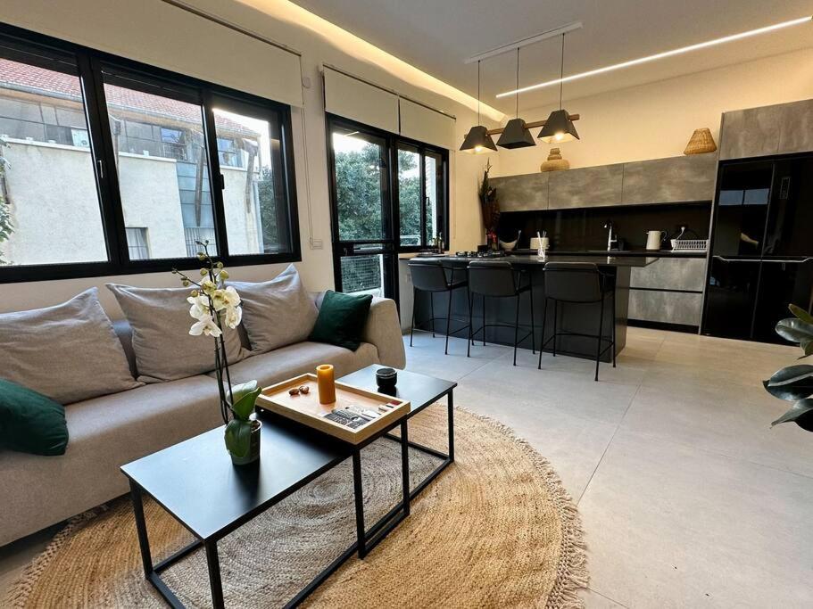 A luxury apartment in the Neve Tzedek neighborhood photo 1
