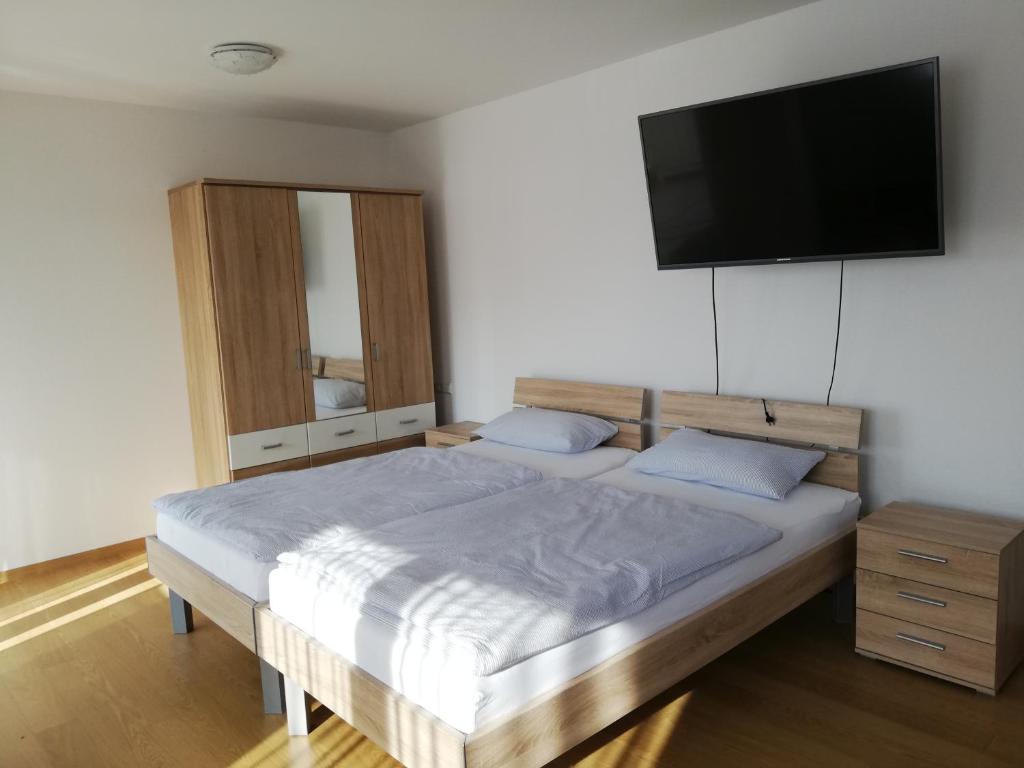 Ferienwohnungen Weishaupt Pfingstweider Straße 30 photo 1
