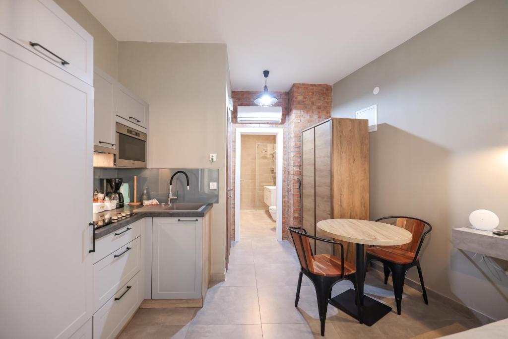 Elegance Studio Apartments photo 1