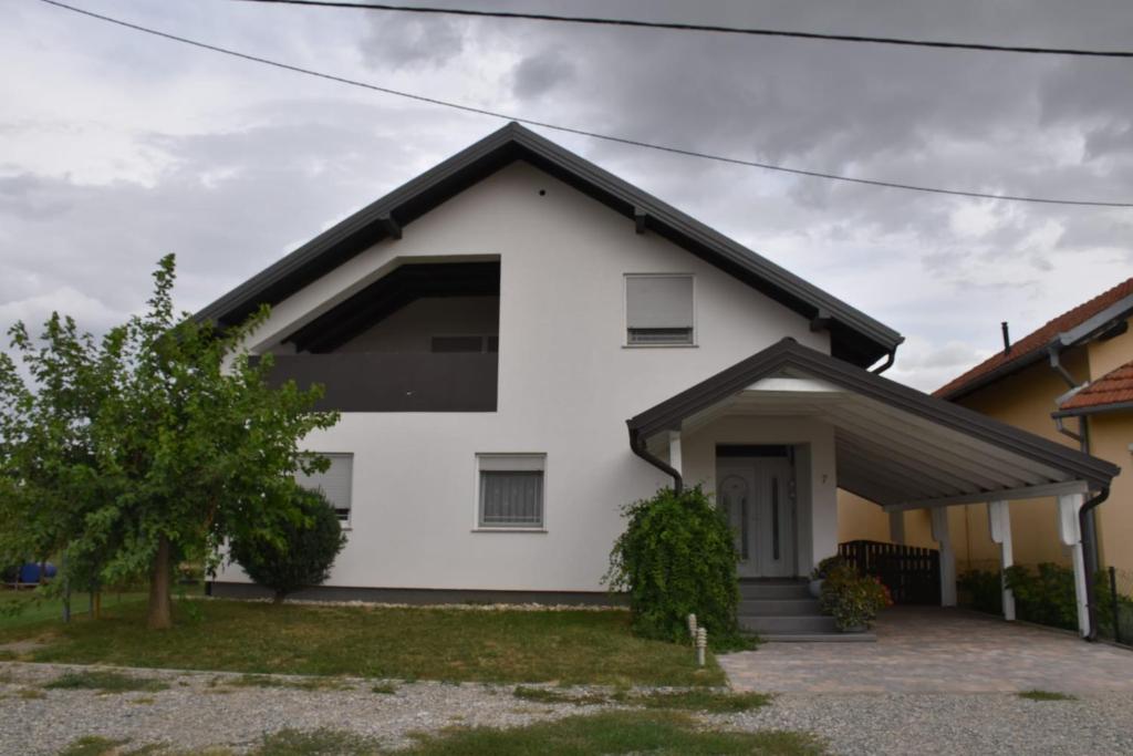 Kuća za odmor „Slavonska Lola“