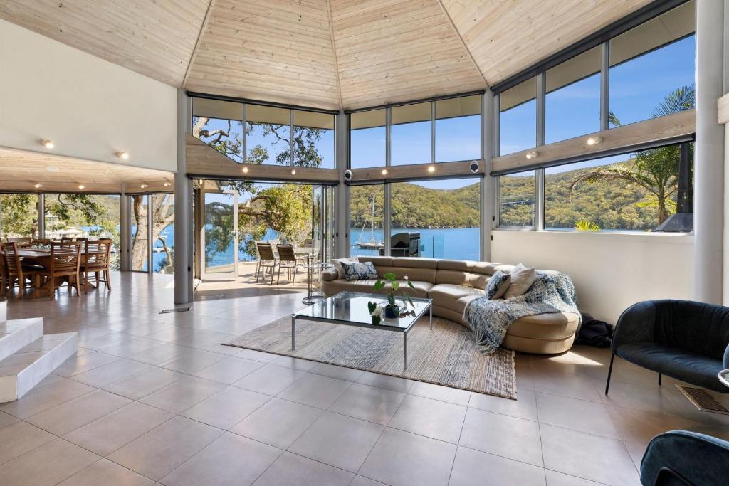 Cottage Point - Cowanwaters - Waterfront house photo 2