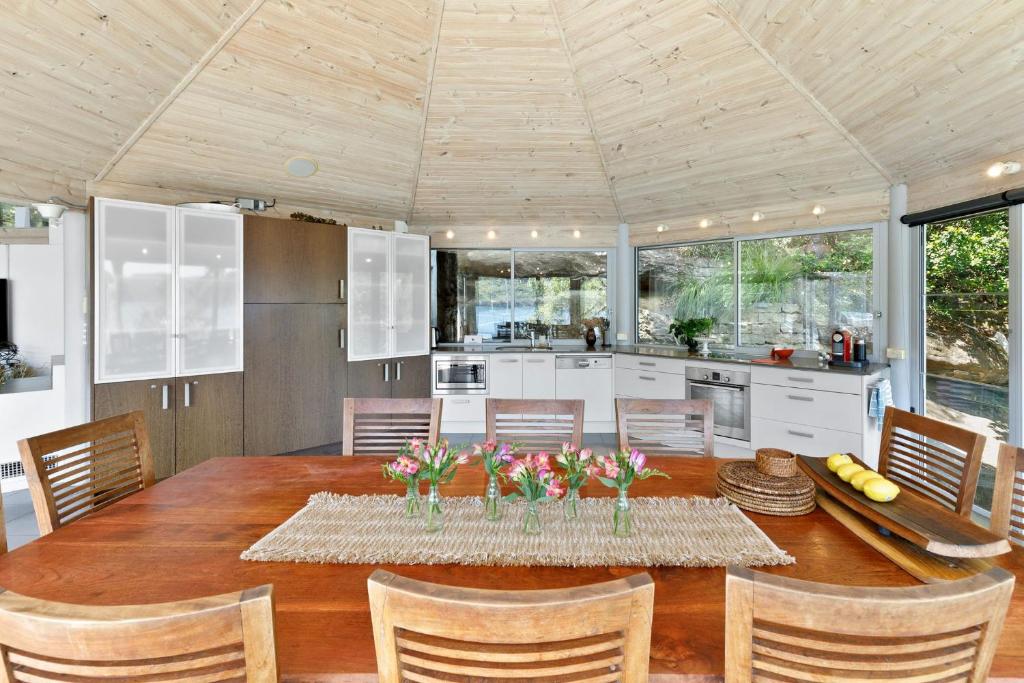 Cottage Point - Cowanwaters - Waterfront house photo 3
