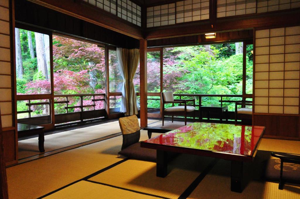 Yunoshimakan photo 1