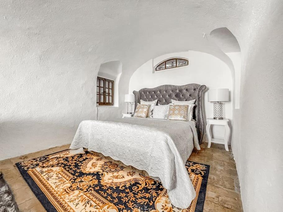 Brilliant apartment in Château du Châtelard - Tap to explore photos