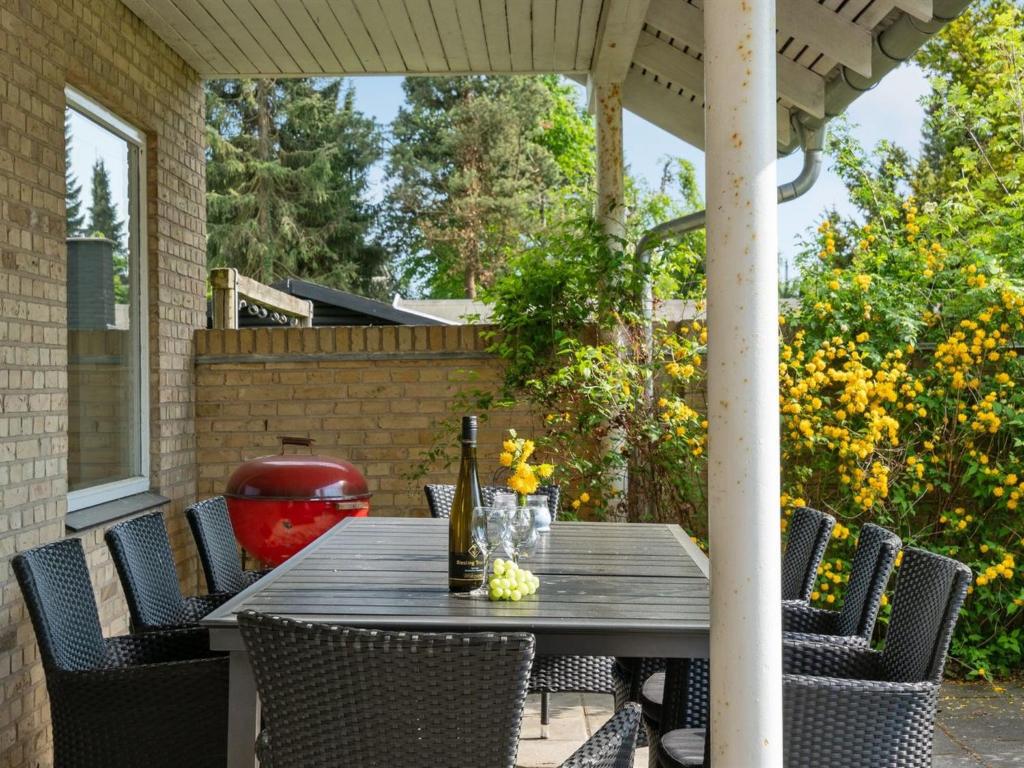 Holiday Home Bjarne - 1-2km from the sea in Sealand by Interhome photo 2