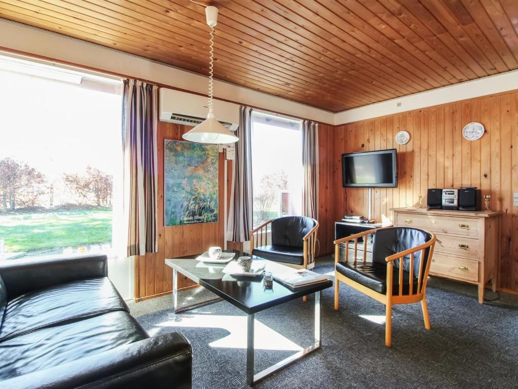 Holiday Home Juris - 200m from the sea in Lolland- Falster and Mon by Interhome photo 3