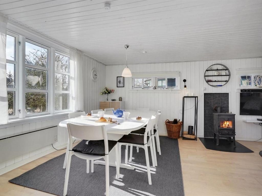 Holiday Home Era - 200m from the sea in Lolland- Falster and Mon by Interhome photo 3