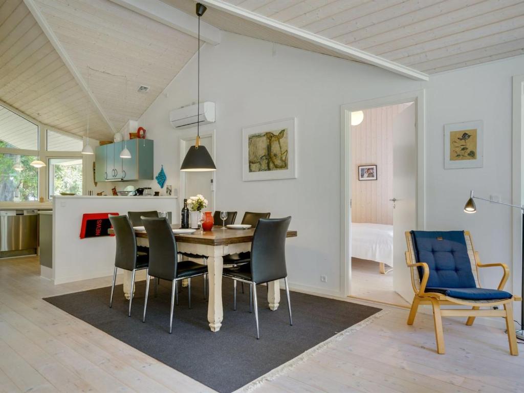 Holiday Home Ulfrik - 1-3km from the sea in Sealand by Interhome photo 1