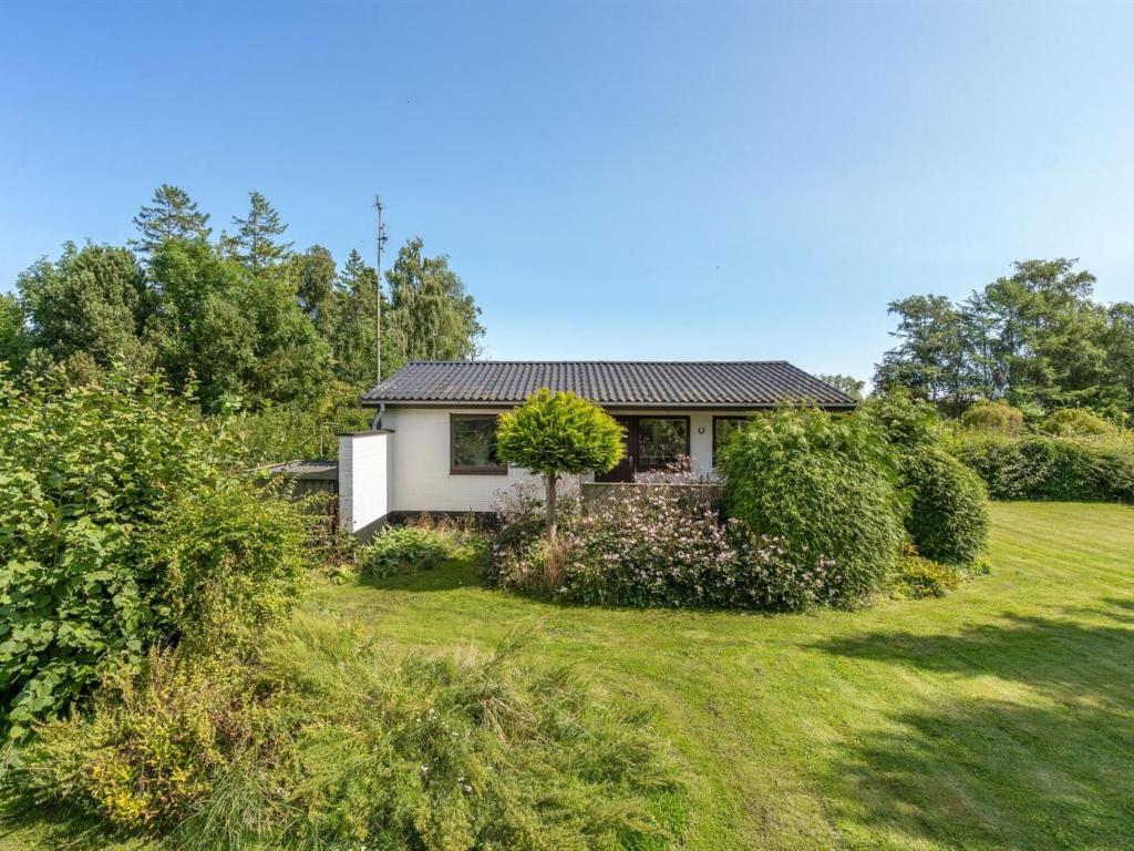 Holiday Home Henrich - 300m from the sea in Lolland- Falster and Mon by Interhome