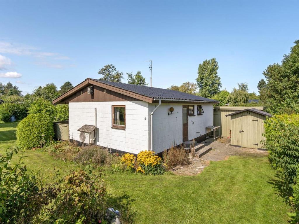 Holiday Home Henrich - 300m from the sea in Lolland- Falster and Mon by Interhome photo 1