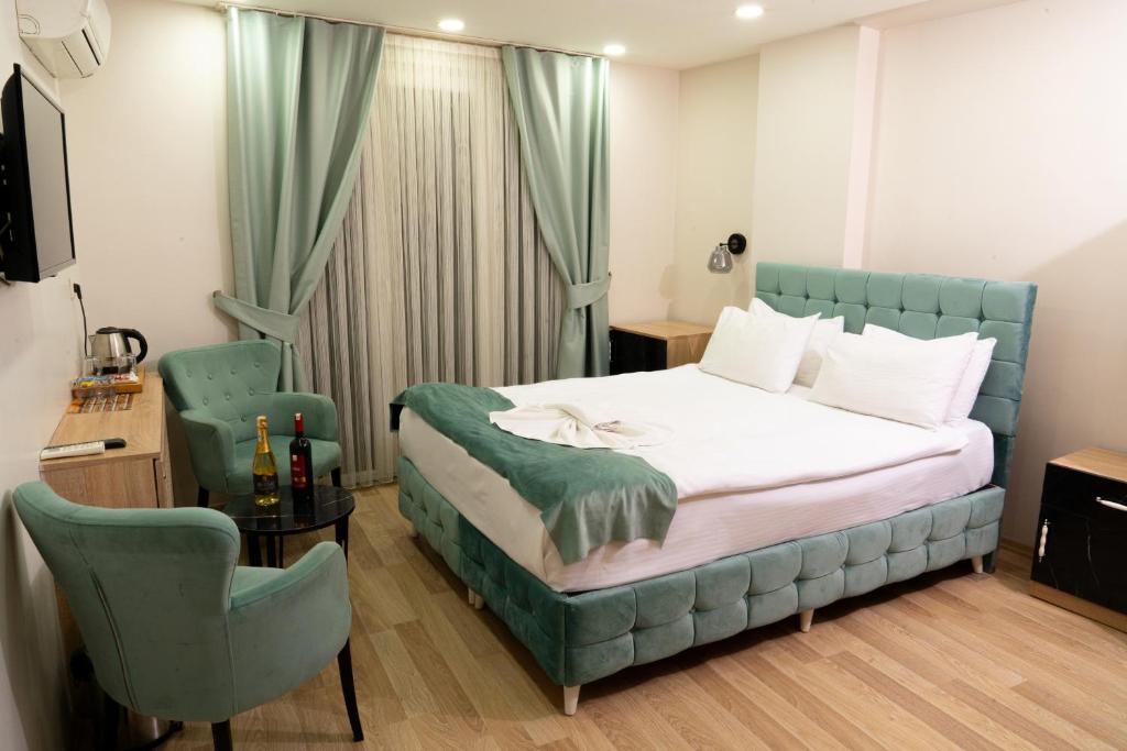 Loss Hotel photo 4