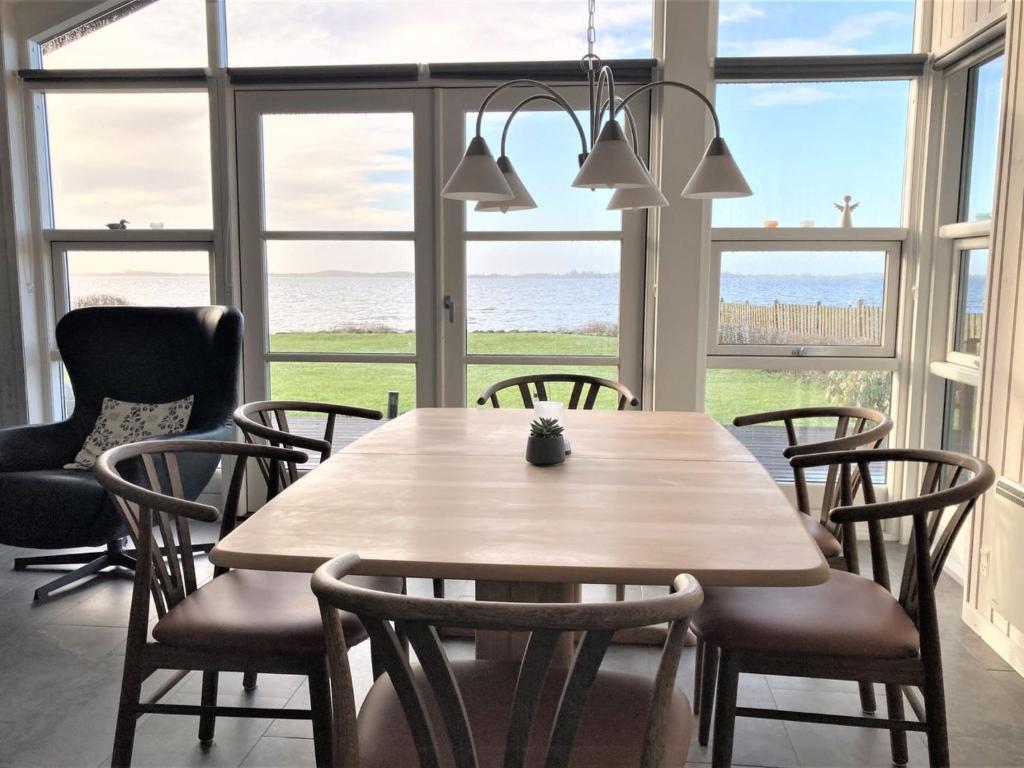 Holiday Home Tilia - 15m from the sea in Funen by Interhome photo 4